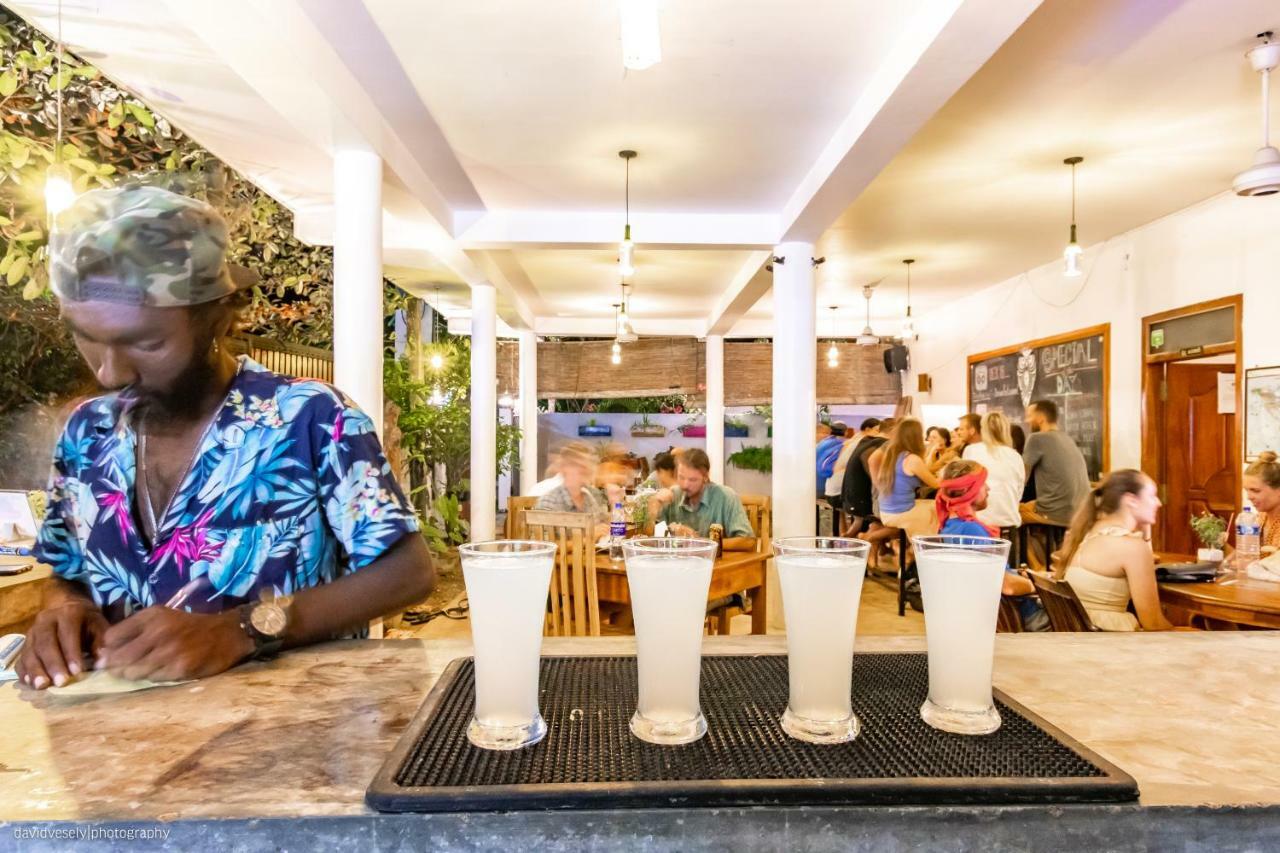Dorian Guest House And Restaurant ウェリガマ エクステリア 写真